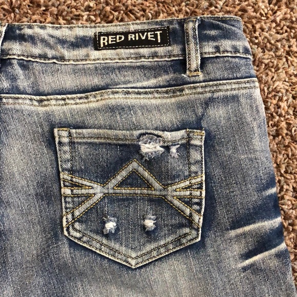 Juniors 13, light wash shorts, Red Rivet - Picture 3 of 4